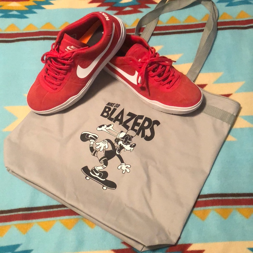 Nike Blazer size 10 w/ bag
